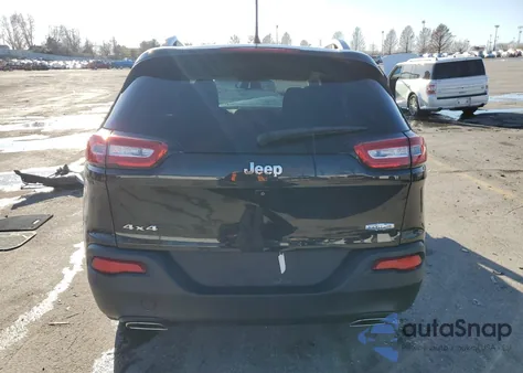 2016 Jeep Cherokee Latitude z USA, uszkodzony, nr VIN 1C4PJMCS6GW205880